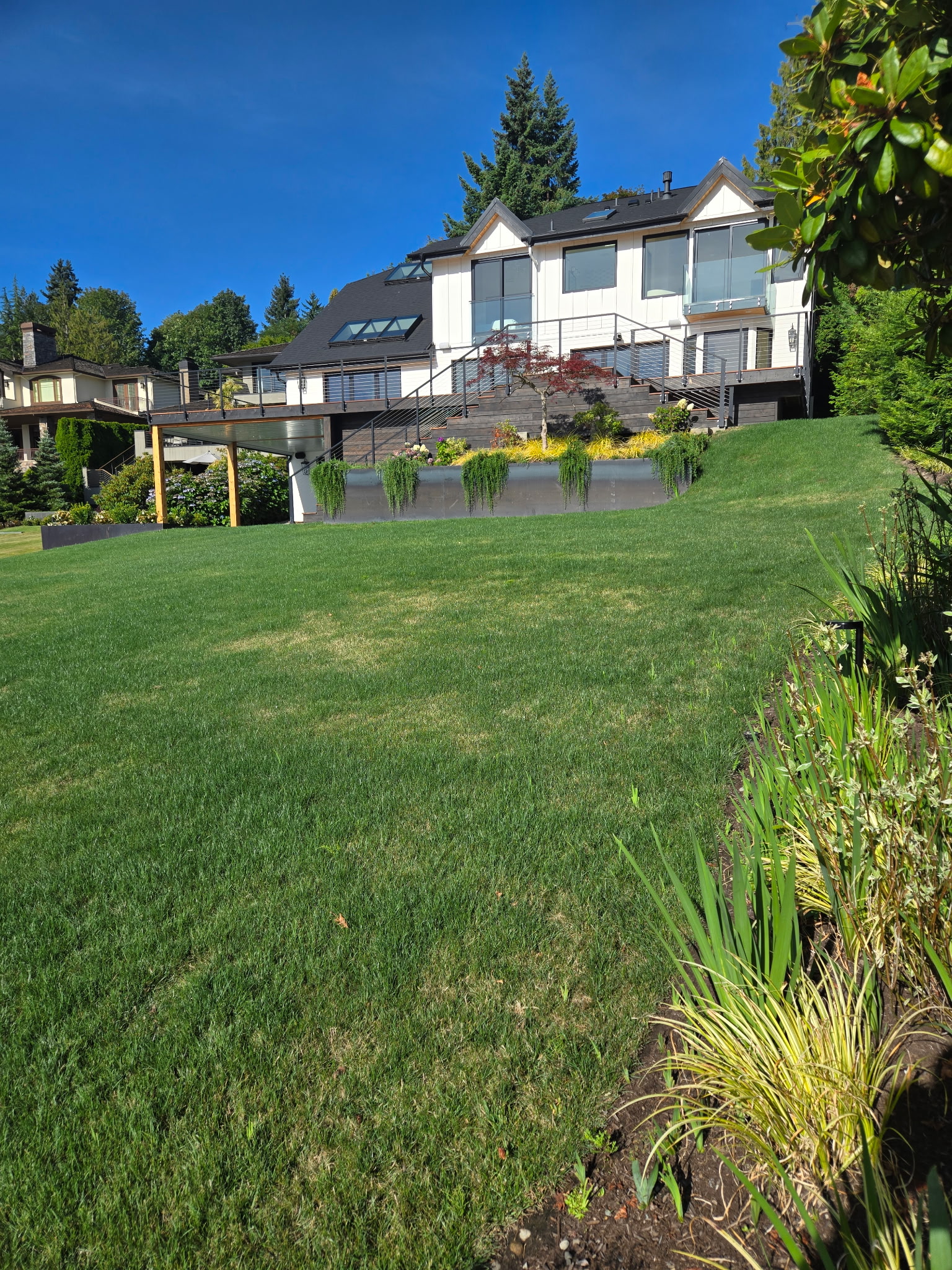 Lakeside lawn landscaping